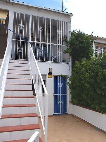 EXCLUSIVITY  MAISONETTE WITH INDEPENDENT STUDIO 3 bedrooms and garage. Near Lake Maurici d'Empuriabrava.