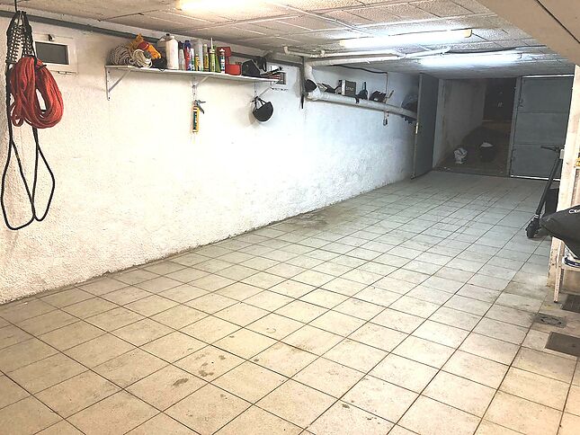 LARGE GARAGE for sale near Lake Maurici.