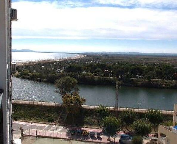 BUENA OFERTA: AGRADABLE CABiNA ESTUDIO VISTA MAR a 50 m de la playa de Empuriabrava