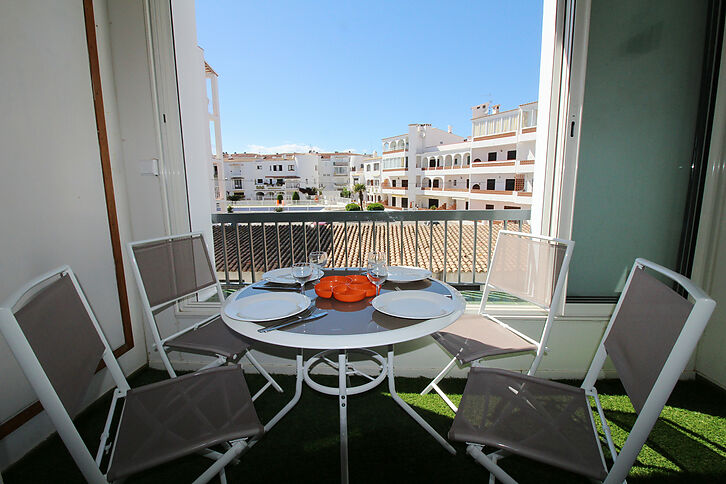 EN EXCLUSIVITÉ. OFFRE. APPARTEMENT 1 CHAMBRE AVEC ASCENSEUR, TERRASSE, WIFI, LICENCE TOURISTIQUE, DANS PETIT IMMEUBLE PRES DU CENTRE ET DE LA PLAGE